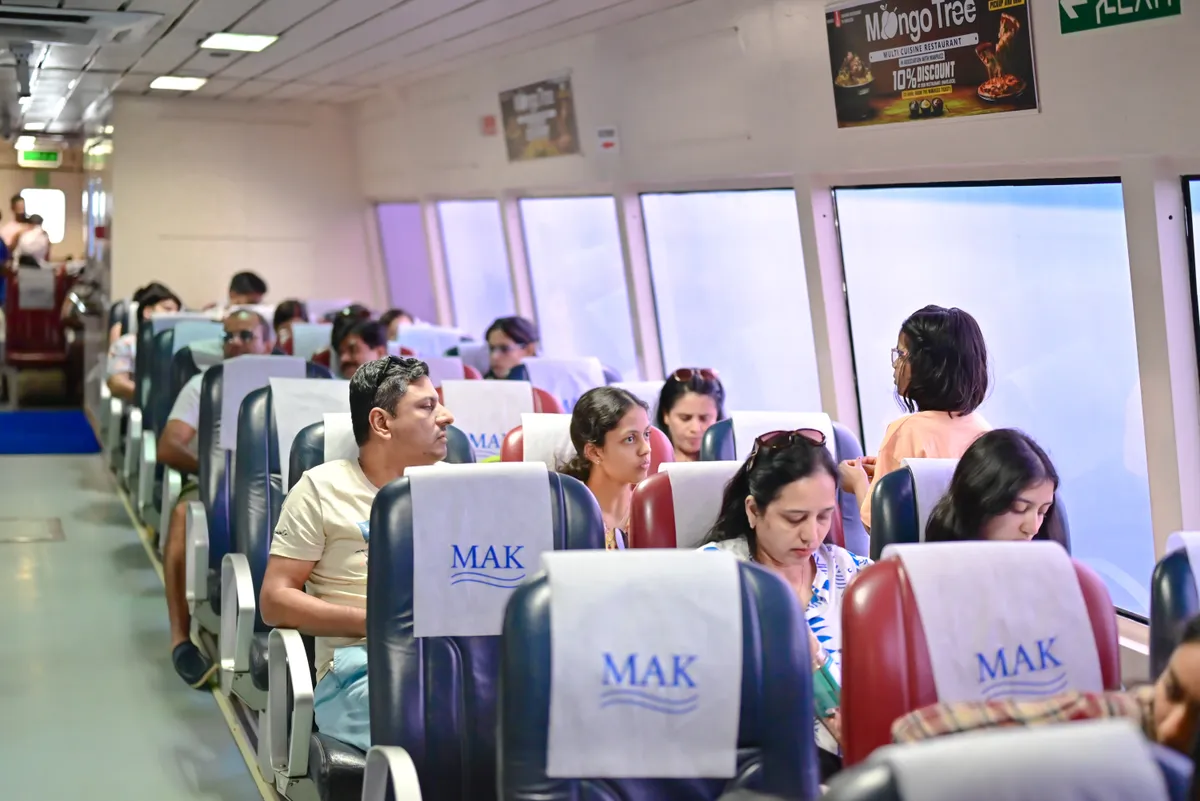 Makruzz Royal class private cabin with 8 pushback recliner seats